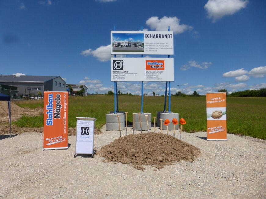 SF-Bau-Spatenstich Neubau Fertigungs- und Montagehalle-Schlüsselfertigbau