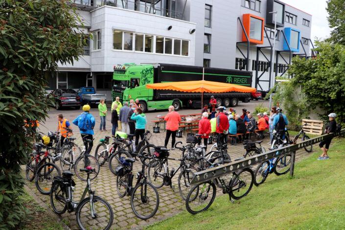 bei-Tour de Kreisle_Stahlbau Nägele-Ankunft Radler